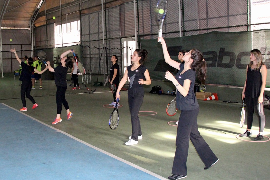 Tenis Takımı İçin Seçme Yapıldı
