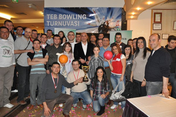 İzmir’de 47 Takımlı Bowling Şöleni!