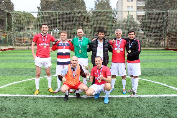 İzmir’de Kupa Ege FC’nin Oldu...