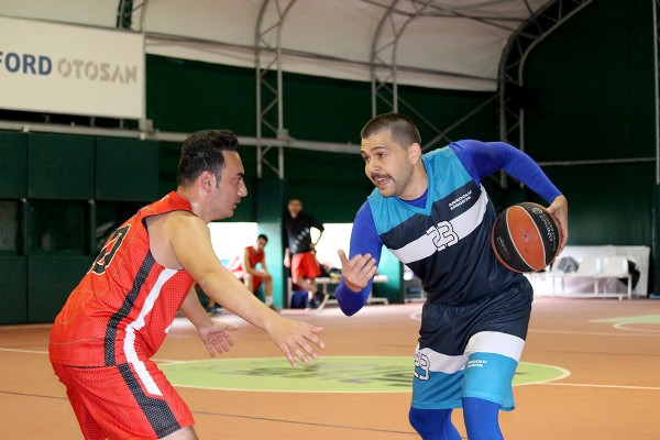 Basketbolda Heyecan Sürüyor