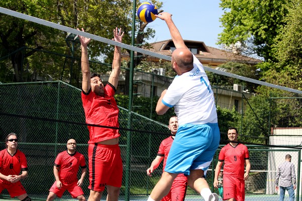 Voleybolda Heyecan Sürüyor