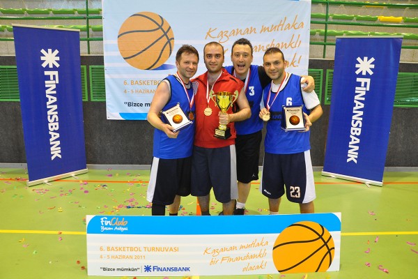 Basketbolun Büyücüleri’nden Three-Peat