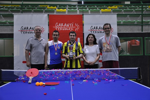 Ping Pong’da şampiyon Olcay Beren