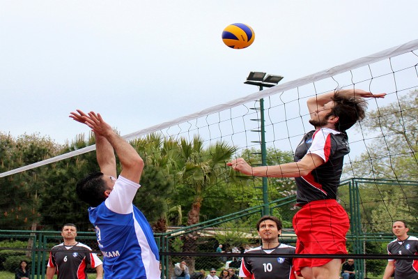 Voleybol Şenliği Başladı